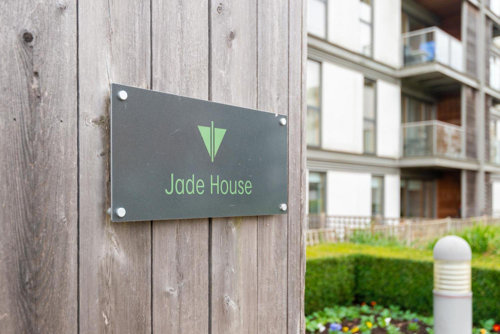 The Vizion Serviced Apartments From Pincott Properties - Free Parking, Private Balcony, And Wifi Milton Keynes Habitación foto